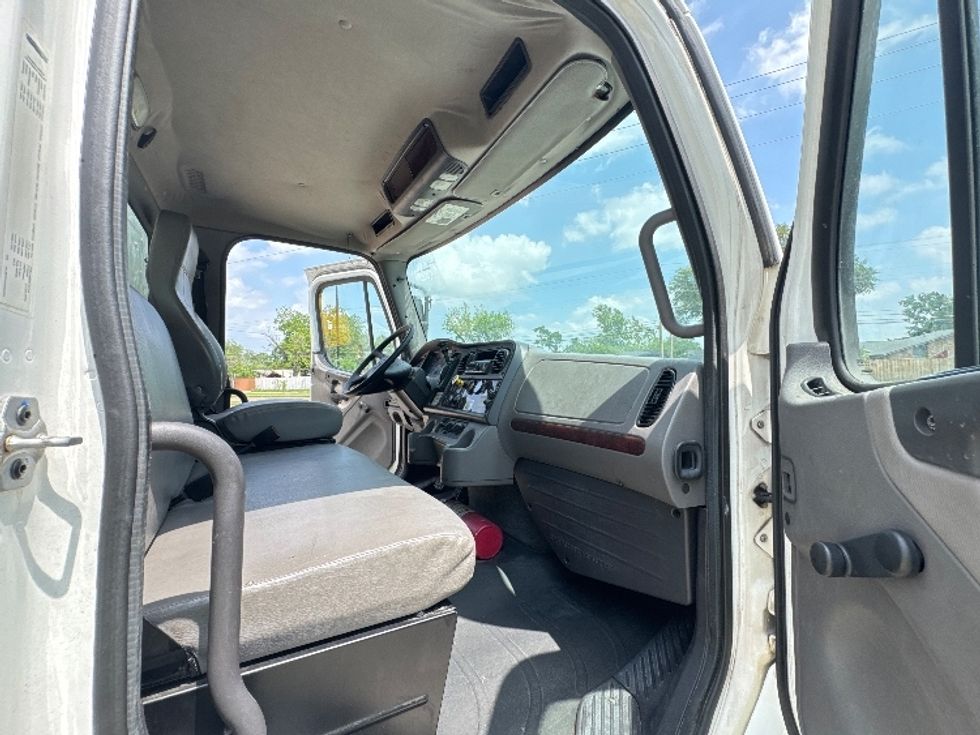 Medium Duty Box Truck-Light and Medium Duty Trucks-Freightliner-2018-M2-Garland-TX-282,669\n\t\tmiles-$ 31,500 - Image 20