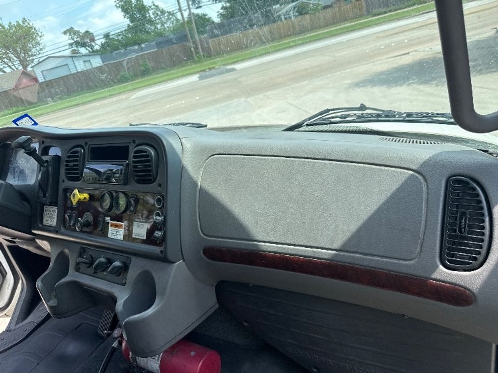 Medium Duty Box Truck-Light and Medium Duty Trucks-Freightliner-2018-M2-Garland-TX-282,669\n\t\tmiles-$ 31,500 - Image 21