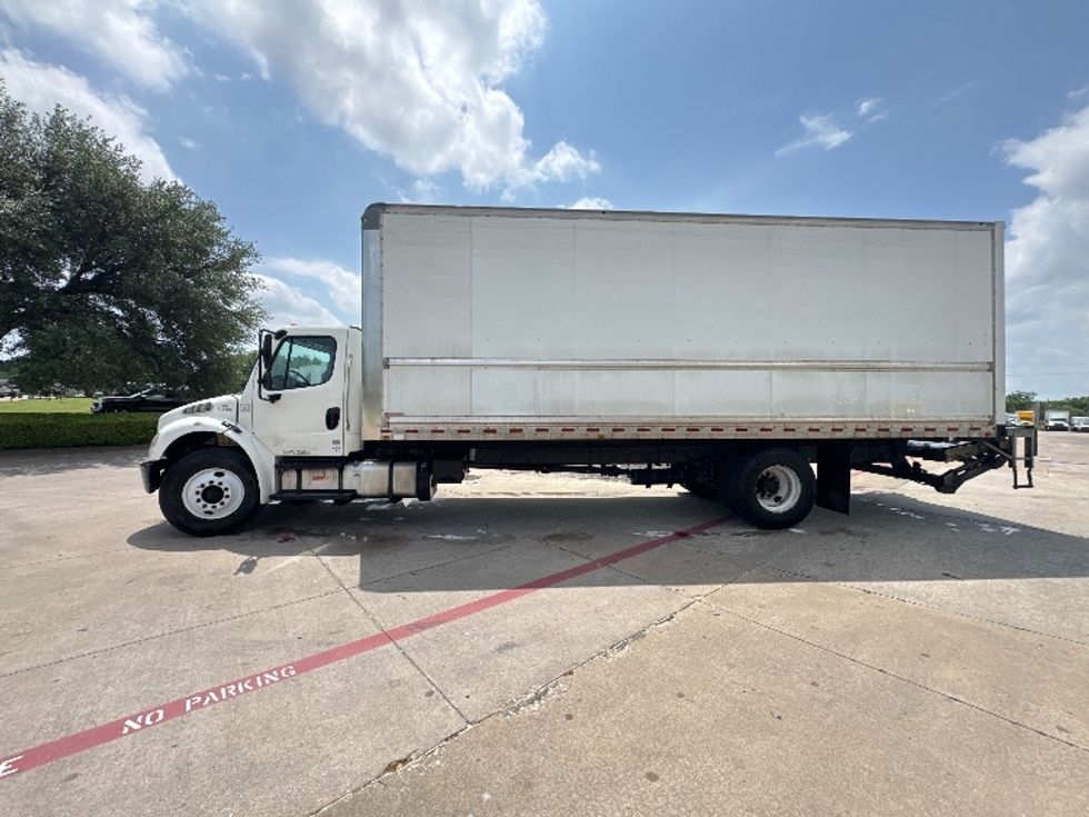 Medium Duty Box Truck-Light and Medium Duty Trucks-Freightliner-2018-M2-Garland-TX-282,669\n\t\tmiles-$ 31,500 - Image 4