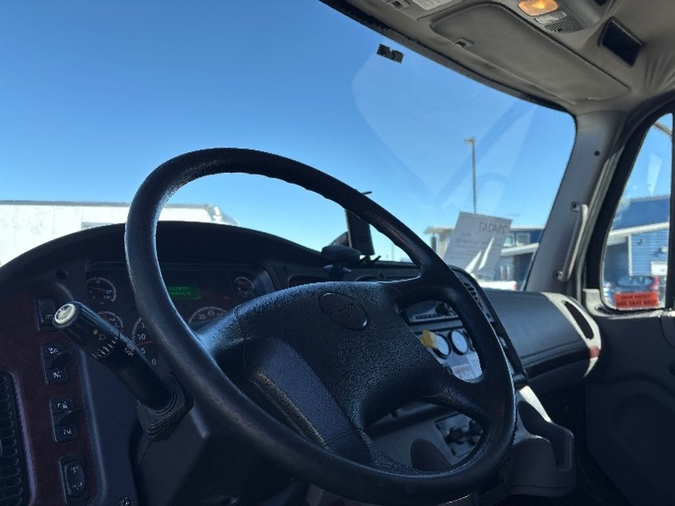 Medium Duty Box Truck-Light and Medium Duty Trucks-Freightliner-2018-M2-Greeley-CO-215,441\n\t\tmiles-$ 40,500 - Image 17
