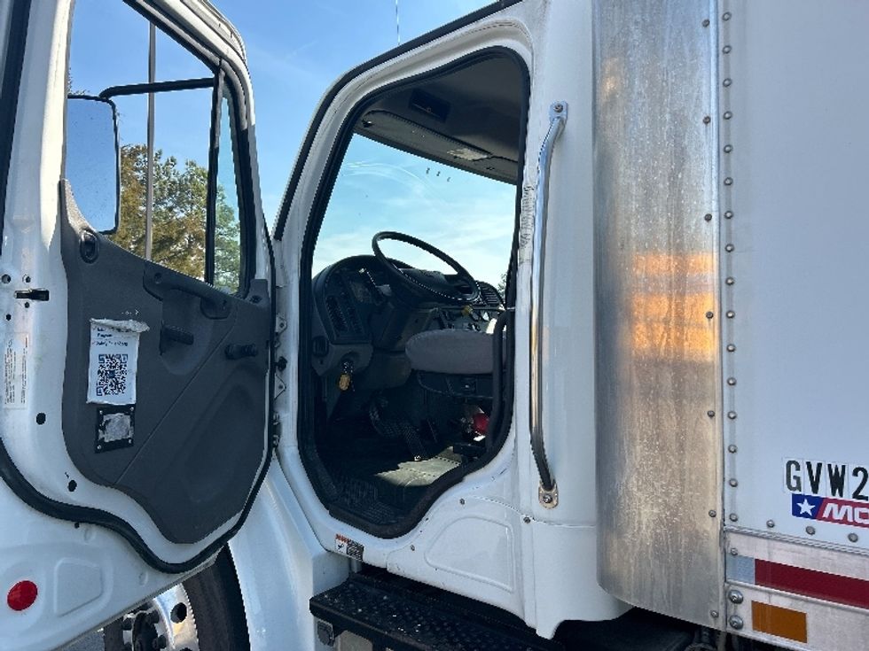 Medium Duty Box Truck-Light and Medium Duty Trucks-Freightliner-2018-M2-Greensboro-NC-78,467\n\t\tmiles-$ 60,250 - Image 16