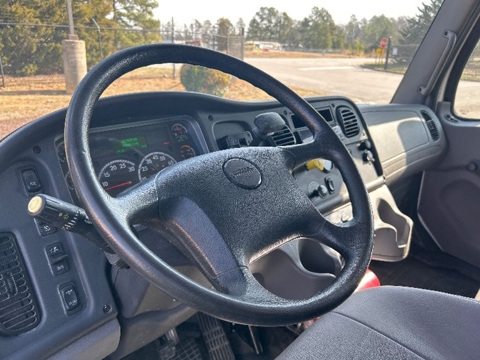 Medium Duty Box Truck-Light and Medium Duty Trucks-Freightliner-2018-M2-Greensboro-NC-78,467\n\t\tmiles-$ 60,250 - Image 17