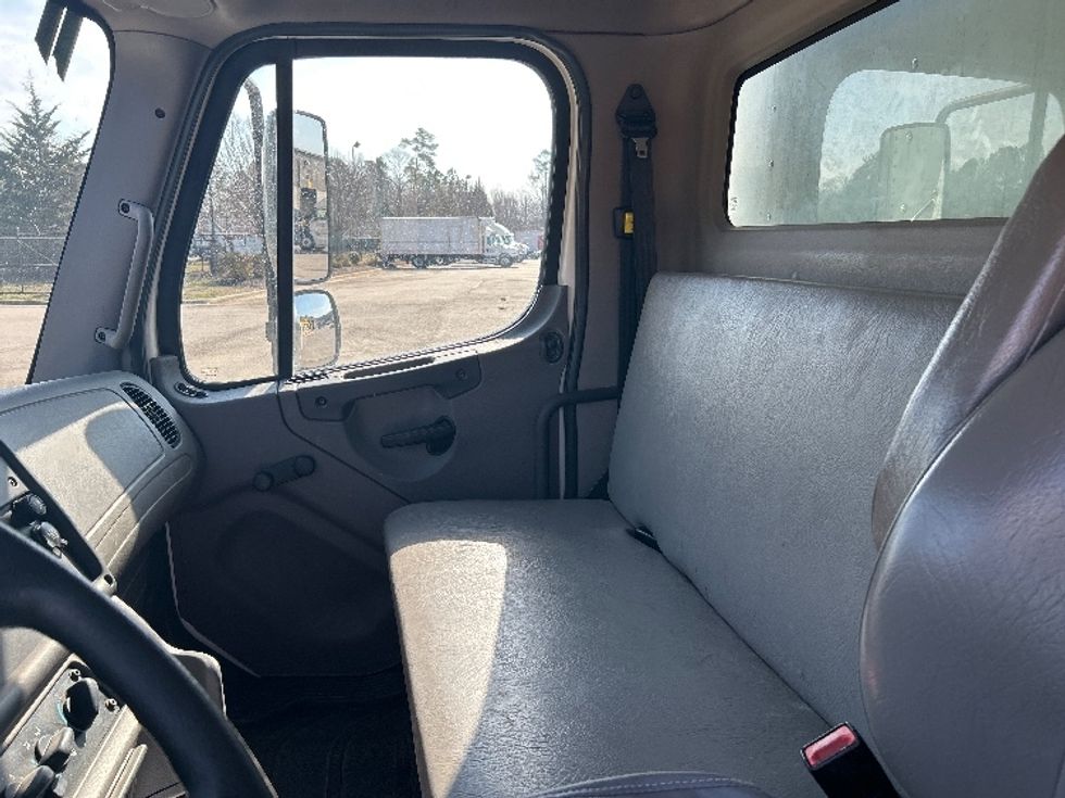 Medium Duty Box Truck-Light and Medium Duty Trucks-Freightliner-2018-M2-Greensboro-NC-78,467\n\t\tmiles-$ 60,250 - Image 19