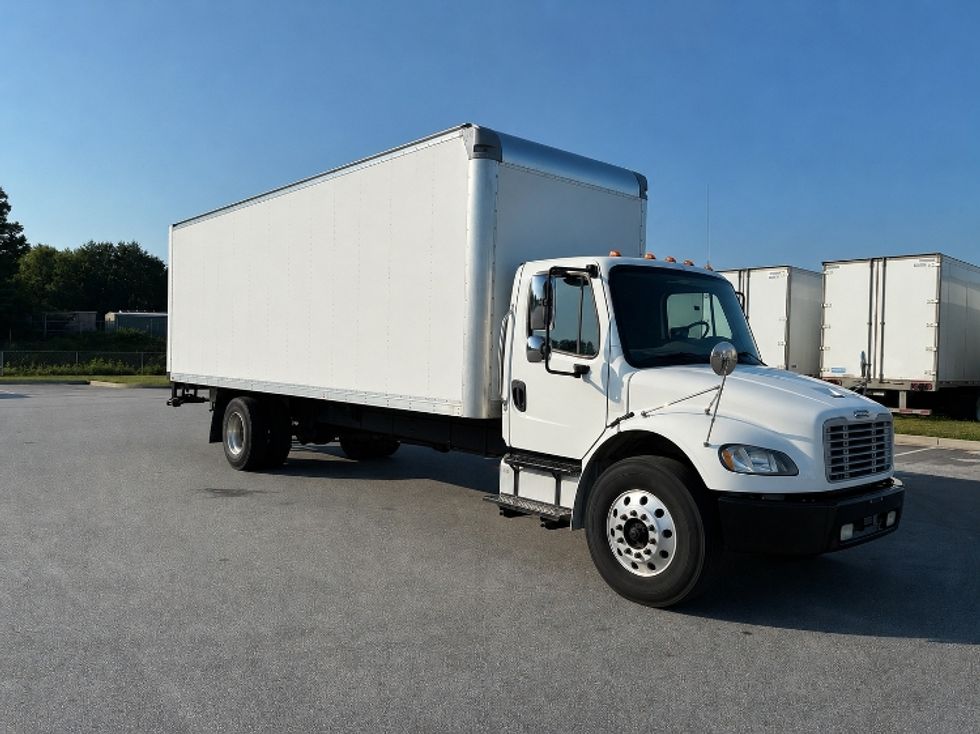 Medium Duty Box Truck-Light and Medium Duty Trucks-Freightliner-2018-M2-Greenville-SC-271,767\n\t\tmiles-$ 32,750 - Image 1