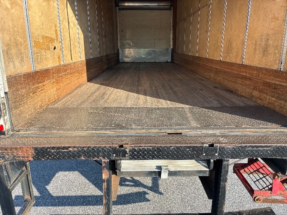 Medium Duty Box Truck-Light and Medium Duty Trucks-Freightliner-2018-M2-Greenville-SC-271,767\n\t\tmiles-$ 32,750 - Image 10