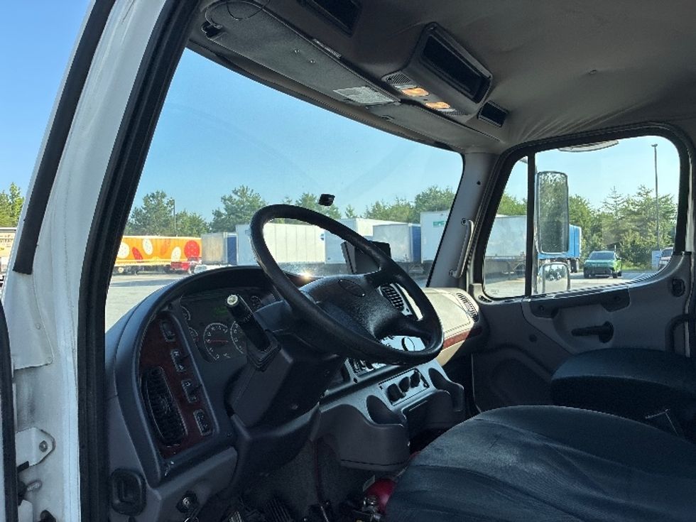 Medium Duty Box Truck-Light and Medium Duty Trucks-Freightliner-2018-M2-Greenville-SC-271,767\n\t\tmiles-$ 32,750 - Image 17