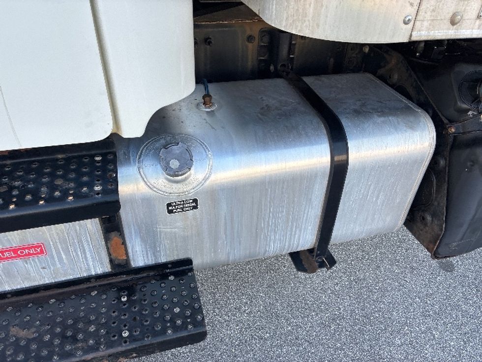 Medium Duty Box Truck-Light and Medium Duty Trucks-Freightliner-2018-M2-Greenville-SC-271,767\n\t\tmiles-$ 32,750 - Image 25