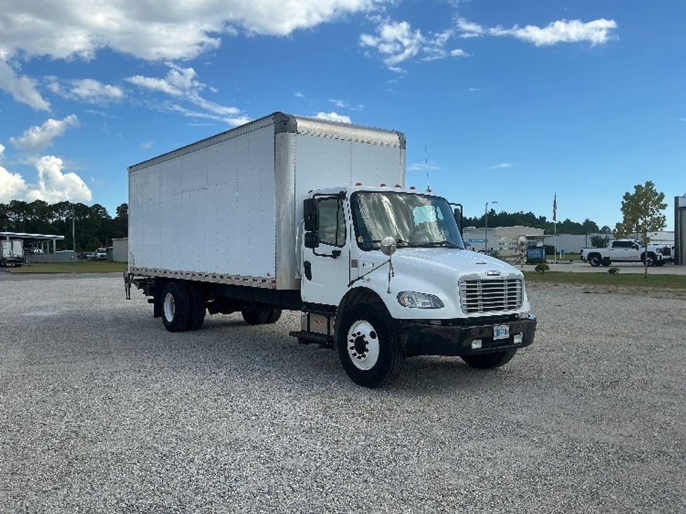 Medium Duty Box Truck-Light and Medium Duty Trucks-Freightliner-2018-M2-Gulfport-MS-287,554\n\t\tmiles-$ 31,000 - Image 1