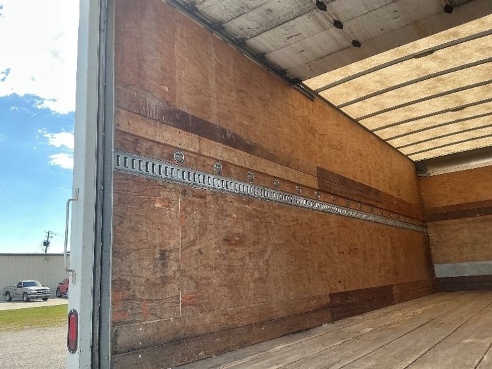 Medium Duty Box Truck-Light and Medium Duty Trucks-Freightliner-2018-M2-Gulfport-MS-287,554\n\t\tmiles-$ 31,000 - Image 11