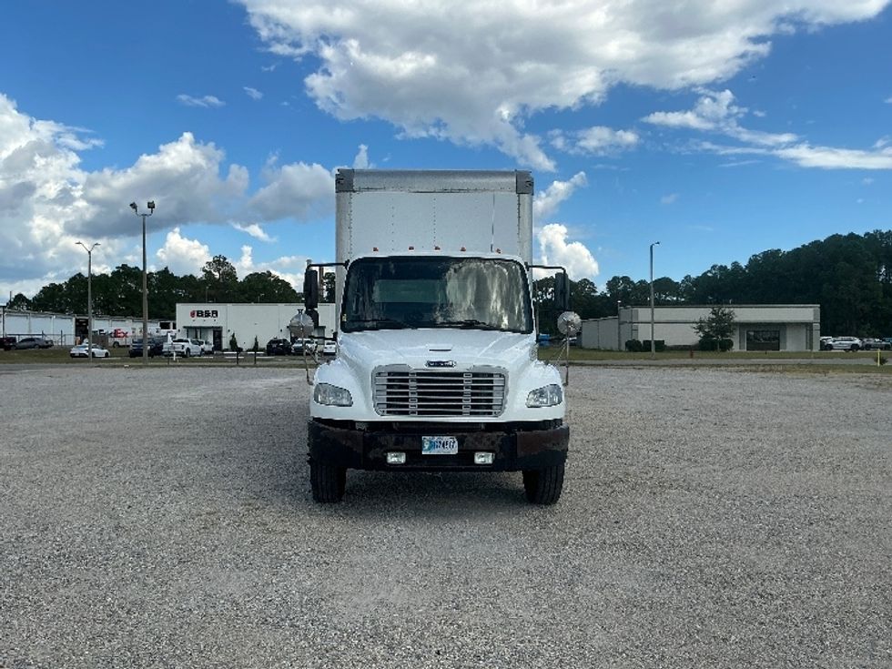 2018 Freightliner M2 106 Medium Duty photo 2