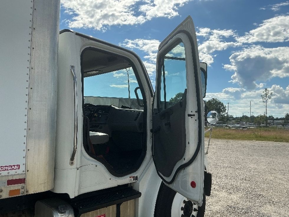 Medium Duty Box Truck-Light and Medium Duty Trucks-Freightliner-2018-M2-Gulfport-MS-287,554\n\t\tmiles-$ 31,000 - Image 20