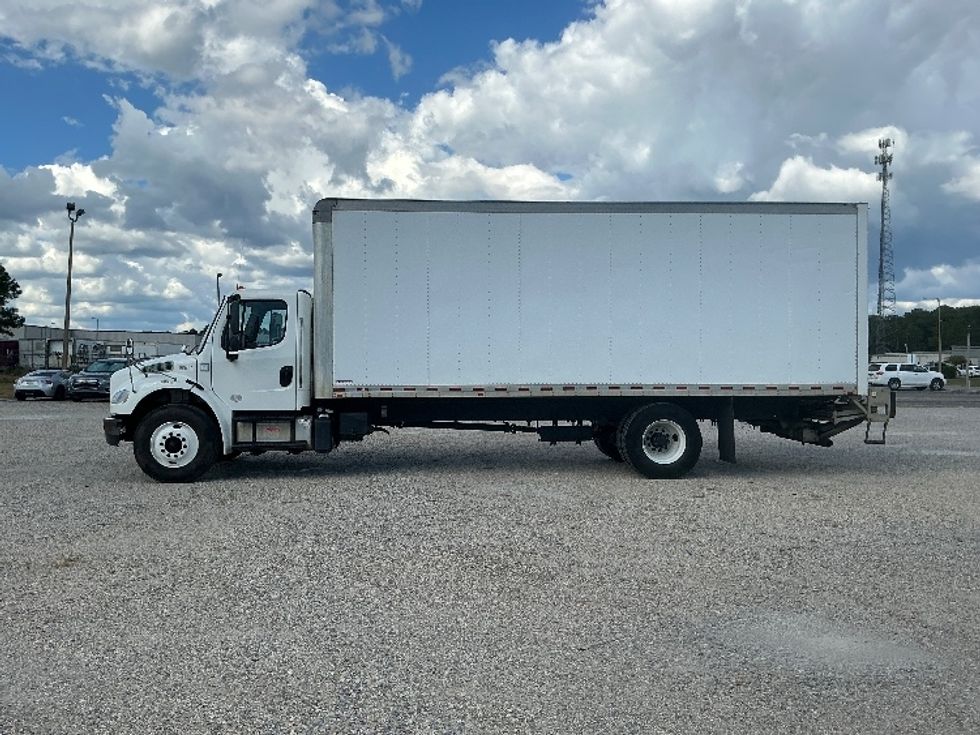 2018 Freightliner M2 106 Medium Duty photo 4