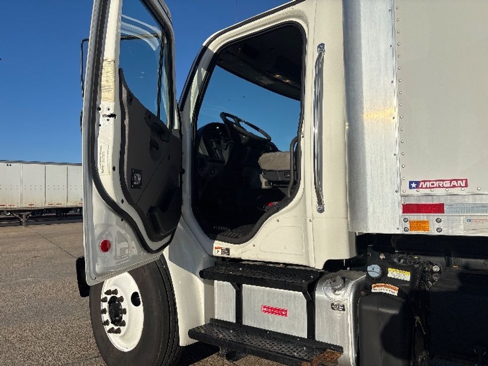 Medium Duty Box Truck-Light and Medium Duty Trucks-Freightliner-2018-M2-Hammond-LA-267,869\n\t\tmiles-$ 36,500 - Image 16