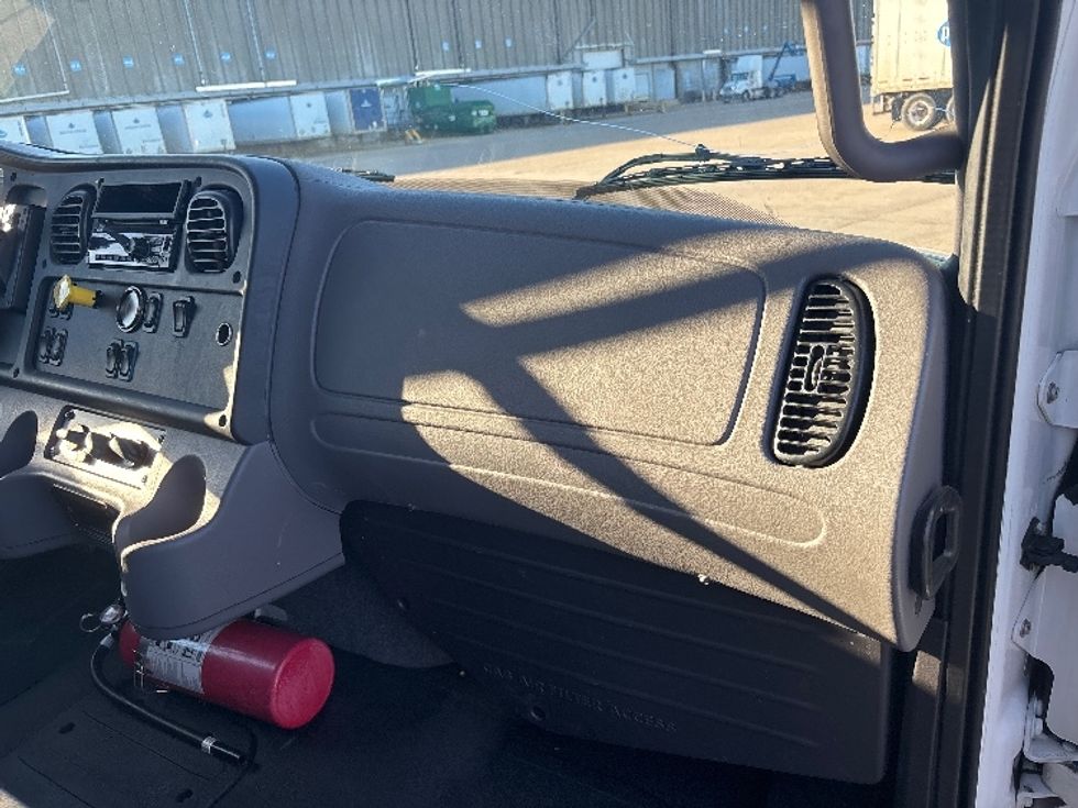 Medium Duty Box Truck-Light and Medium Duty Trucks-Freightliner-2018-M2-Hammond-LA-267,869\n\t\tmiles-$ 36,500 - Image 21