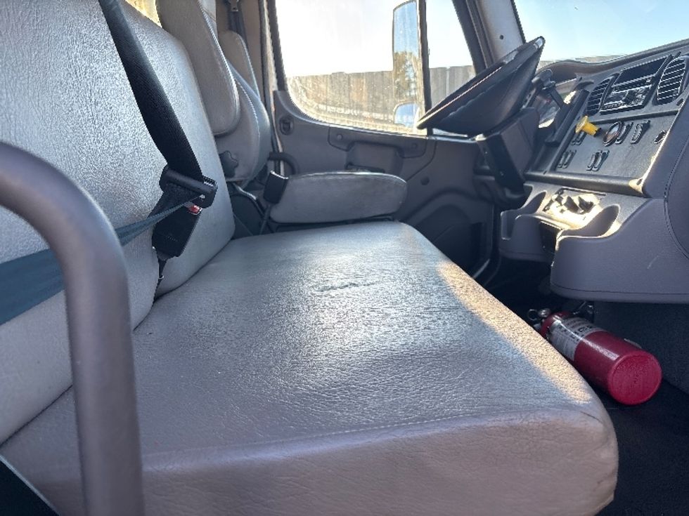 Medium Duty Box Truck-Light and Medium Duty Trucks-Freightliner-2018-M2-Hammond-LA-267,869\n\t\tmiles-$ 36,500 - Image 22