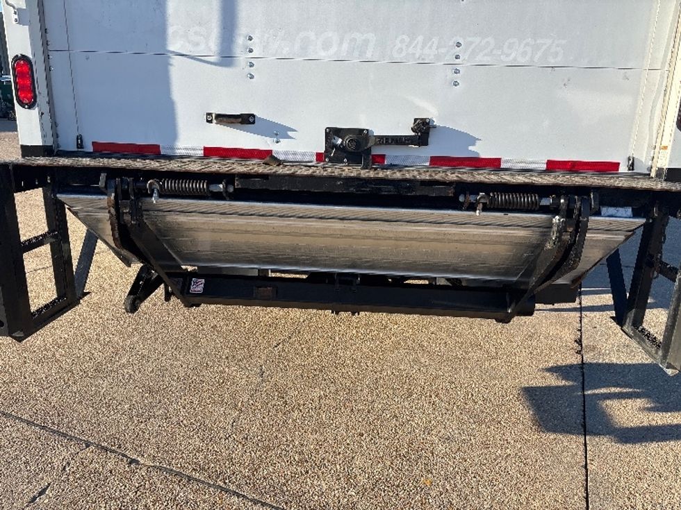Medium Duty Box Truck-Light and Medium Duty Trucks-Freightliner-2018-M2-Hammond-LA-267,869\n\t\tmiles-$ 36,500 - Image 9