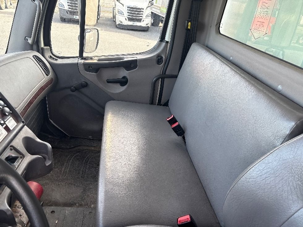 Medium Duty Box Truck-Light and Medium Duty Trucks-Freightliner-2018-M2-Harrisburg-PA-154,656\n\t\tmiles-$ 47,750 - Image 19
