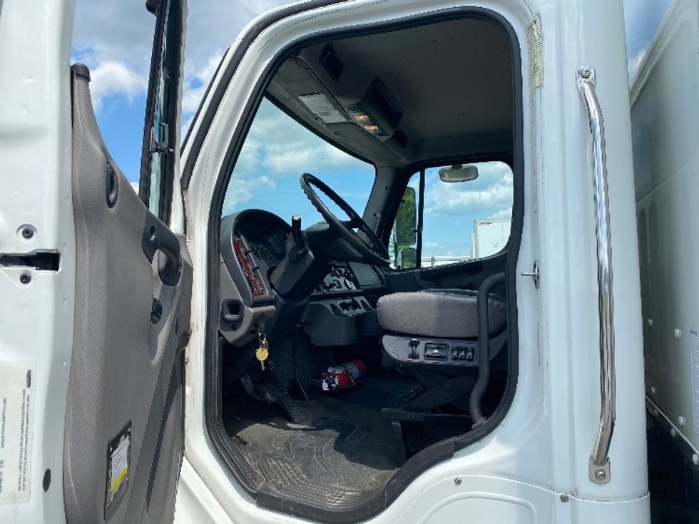 Medium Duty Box Truck-Light and Medium Duty Trucks-Freightliner-2018-M2-Harrisburg-PA-165,497\n\t\tmiles-$ 43,500 - Image 16