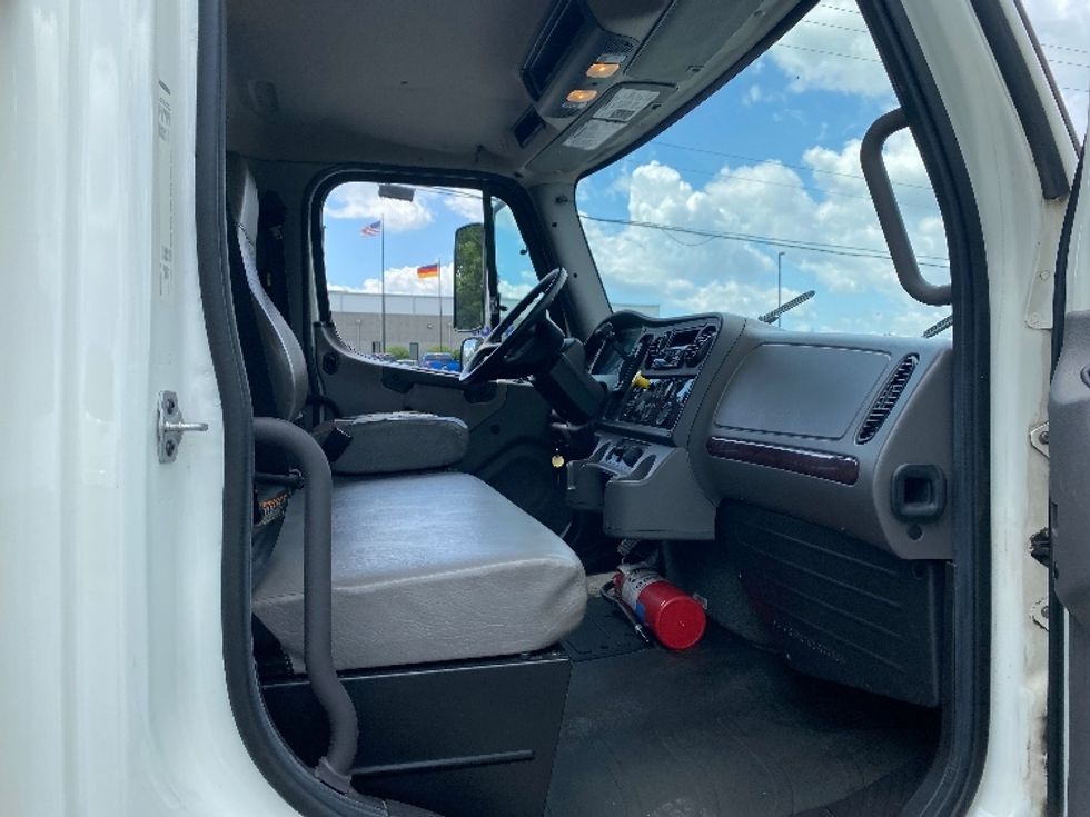 Medium Duty Box Truck-Light and Medium Duty Trucks-Freightliner-2018-M2-Harrisburg-PA-165,497\n\t\tmiles-$ 43,500 - Image 20