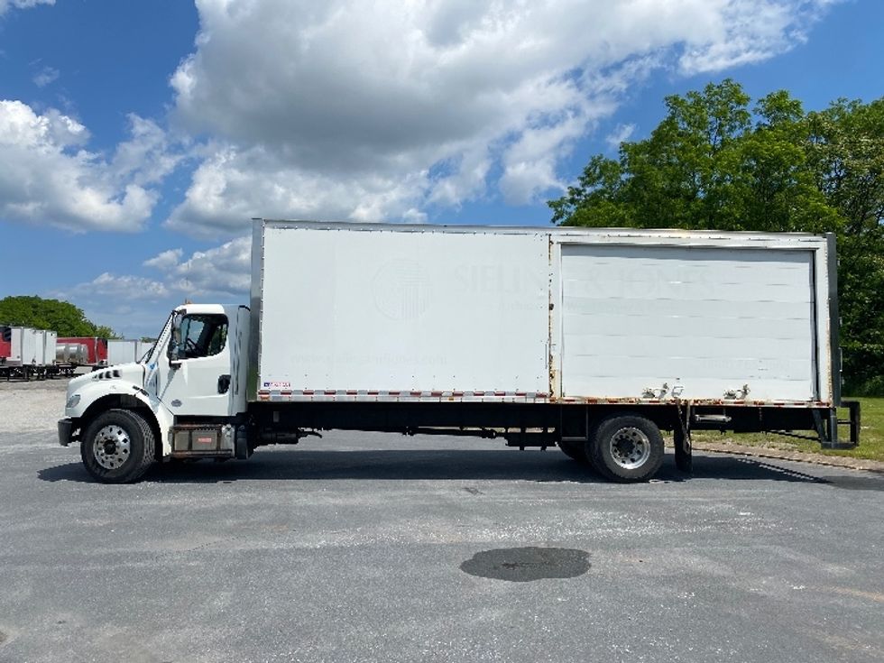 Medium Duty Box Truck-Light and Medium Duty Trucks-Freightliner-2018-M2-Harrisburg-PA-165,497\n\t\tmiles-$ 43,500 - Image 4