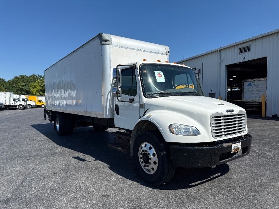 Medium Duty Box Truck-Light and Medium Duty Trucks-Freightliner-2018-M2-Harrisburg-PA-237,327\n\t\tmiles-$ 38,250 - Image 1