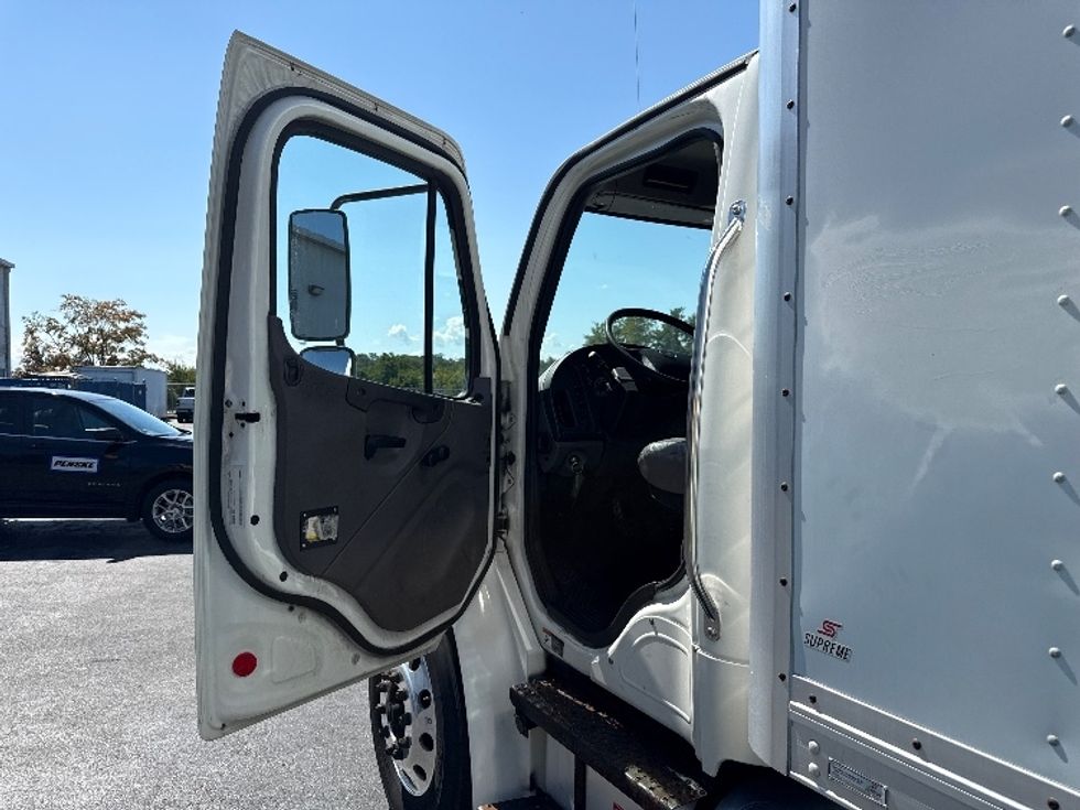 Medium Duty Box Truck-Light and Medium Duty Trucks-Freightliner-2018-M2-Harrisburg-PA-237,327\n\t\tmiles-$ 38,250 - Image 16