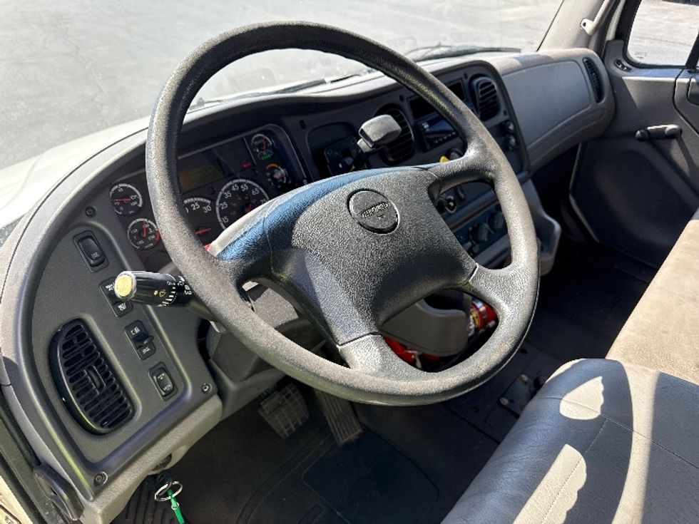 Medium Duty Box Truck-Light and Medium Duty Trucks-Freightliner-2018-M2-Harrisburg-PA-237,327\n\t\tmiles-$ 38,250 - Image 17