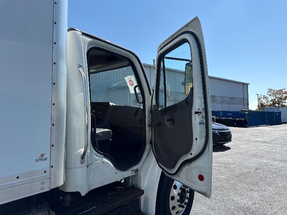 Medium Duty Box Truck-Light and Medium Duty Trucks-Freightliner-2018-M2-Harrisburg-PA-237,327\n\t\tmiles-$ 38,250 - Image 20