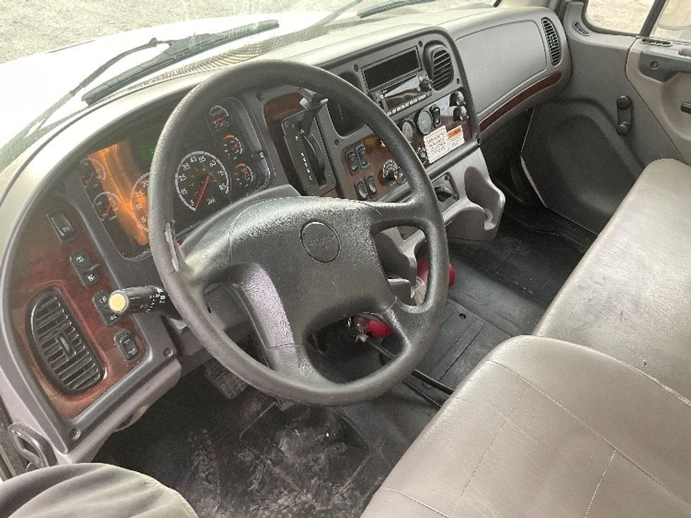 Medium Duty Box Truck-Light and Medium Duty Trucks-Freightliner-2018-M2-Harrisburg-PA-378,649\n\t\tmiles-$ 19,500 - Image 18