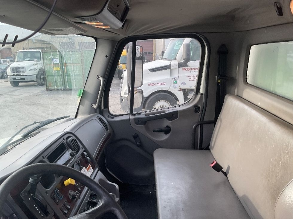 Medium Duty Box Truck-Light and Medium Duty Trucks-Freightliner-2018-M2-Harrisburg-PA-378,649\n\t\tmiles-$ 19,500 - Image 19