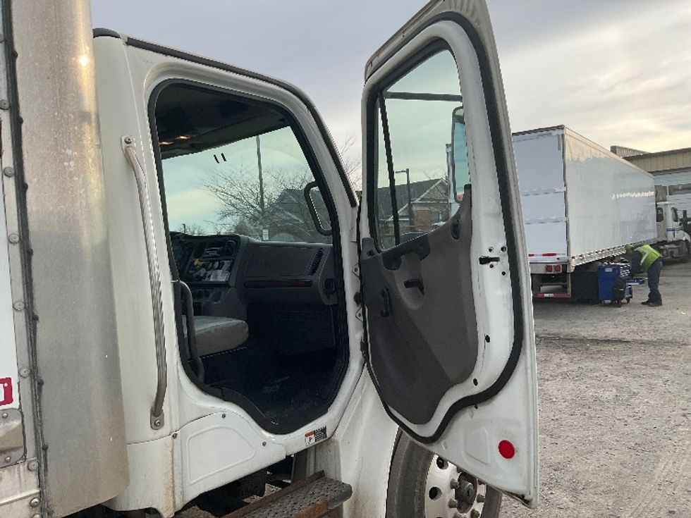 Medium Duty Box Truck-Light and Medium Duty Trucks-Freightliner-2018-M2-Harrisburg-PA-378,649\n\t\tmiles-$ 19,500 - Image 20