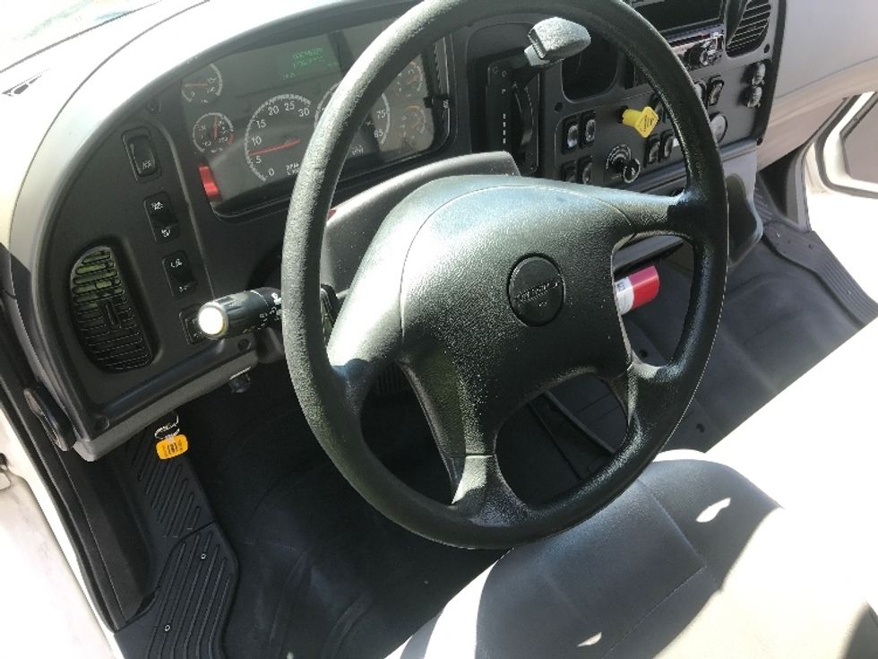 Medium Duty Box Truck-Light and Medium Duty Trucks-Freightliner-2018-M2-Hayward-CA-170,059\n\t\tmiles-$ 43,250 - Image 17