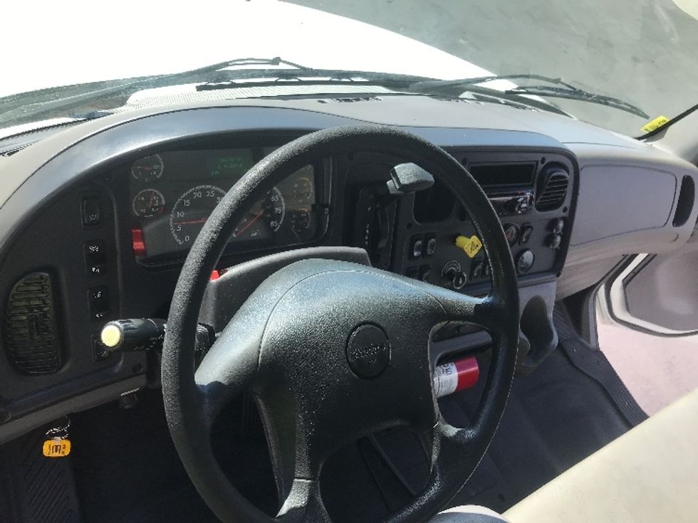 Medium Duty Box Truck-Light and Medium Duty Trucks-Freightliner-2018-M2-Hayward-CA-170,059\n\t\tmiles-$ 43,250 - Image 18