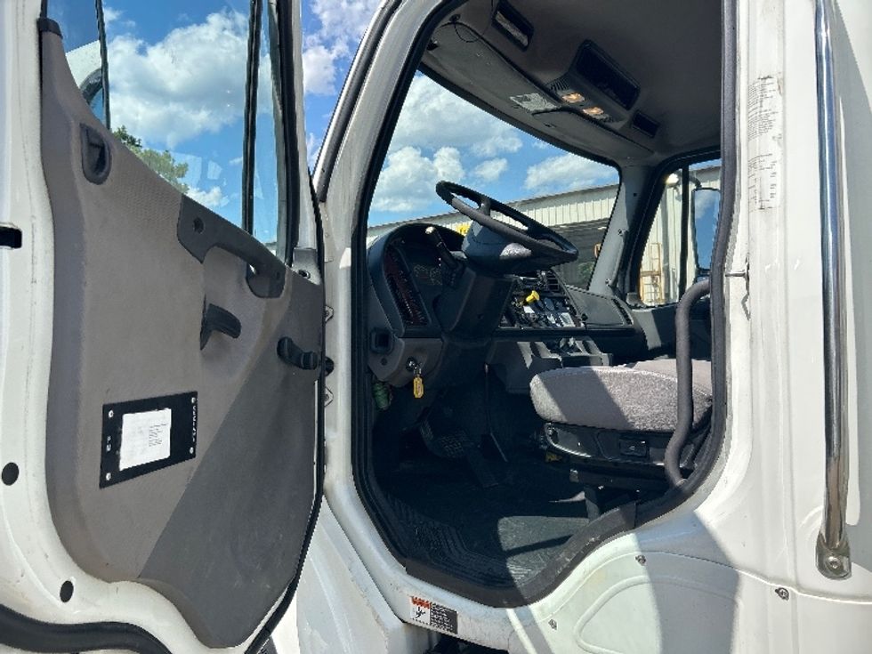 Medium Duty Box Truck-Light and Medium Duty Trucks-Freightliner-2018-M2-Homewood-AL-144,358\n\t\tmiles-$ 57,250 - Image 16