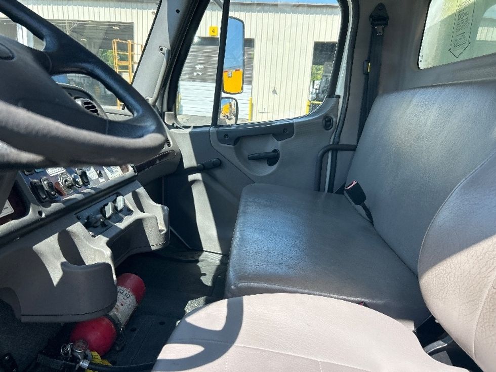 Medium Duty Box Truck-Light and Medium Duty Trucks-Freightliner-2018-M2-Homewood-AL-144,358\n\t\tmiles-$ 57,250 - Image 18