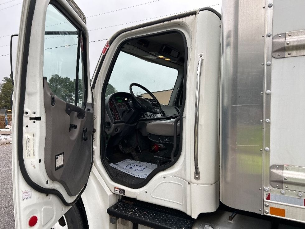 Medium Duty Box Truck-Light and Medium Duty Trucks-Freightliner-2018-M2-Homewood-AL-146,314\n\t\tmiles-$ 53,500 - Image 16