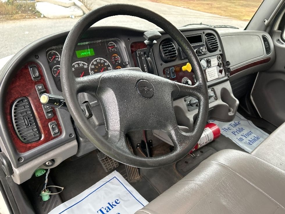 Medium Duty Box Truck-Light and Medium Duty Trucks-Freightliner-2018-M2-Homewood-AL-146,314\n\t\tmiles-$ 53,500 - Image 17