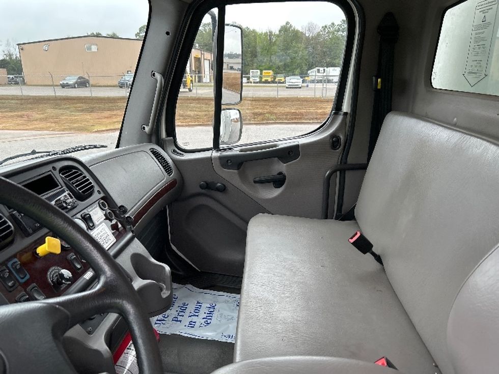 Medium Duty Box Truck-Light and Medium Duty Trucks-Freightliner-2018-M2-Homewood-AL-146,314\n\t\tmiles-$ 53,500 - Image 19
