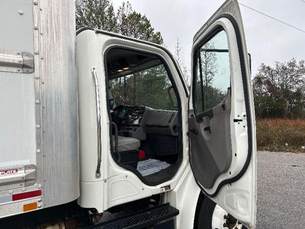 Medium Duty Box Truck-Light and Medium Duty Trucks-Freightliner-2018-M2-Homewood-AL-146,314\n\t\tmiles-$ 53,500 - Image 20