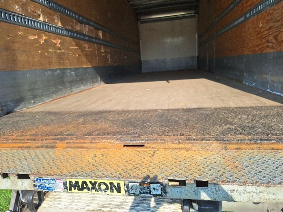 Medium Duty Box Truck-Light and Medium Duty Trucks-Freightliner-2018-M2-Hudson-NH-186,281\n\t\tmiles-$ 44,000 - Image 10