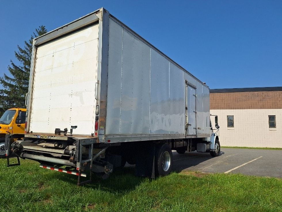 Medium Duty Box Truck-Light and Medium Duty Trucks-Freightliner-2018-M2-Hudson-NH-186,281\n\t\tmiles-$ 44,000 - Image 13