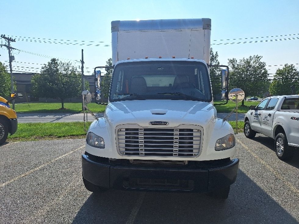 Medium Duty Box Truck-Light and Medium Duty Trucks-Freightliner-2018-M2-Hudson-NH-186,281\n\t\tmiles-$ 44,000 - Image 2