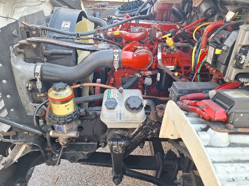 Medium Duty Box Truck-Light and Medium Duty Trucks-Freightliner-2018-M2-Hudson-NH-186,281\n\t\tmiles-$ 44,000 - Image 24