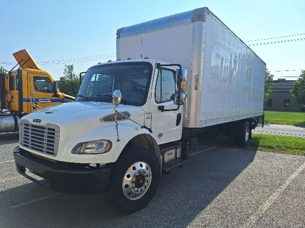 Medium Duty Box Truck-Light and Medium Duty Trucks-Freightliner-2018-M2-Hudson-NH-186,281\n\t\tmiles-$ 44,000 - Image 3