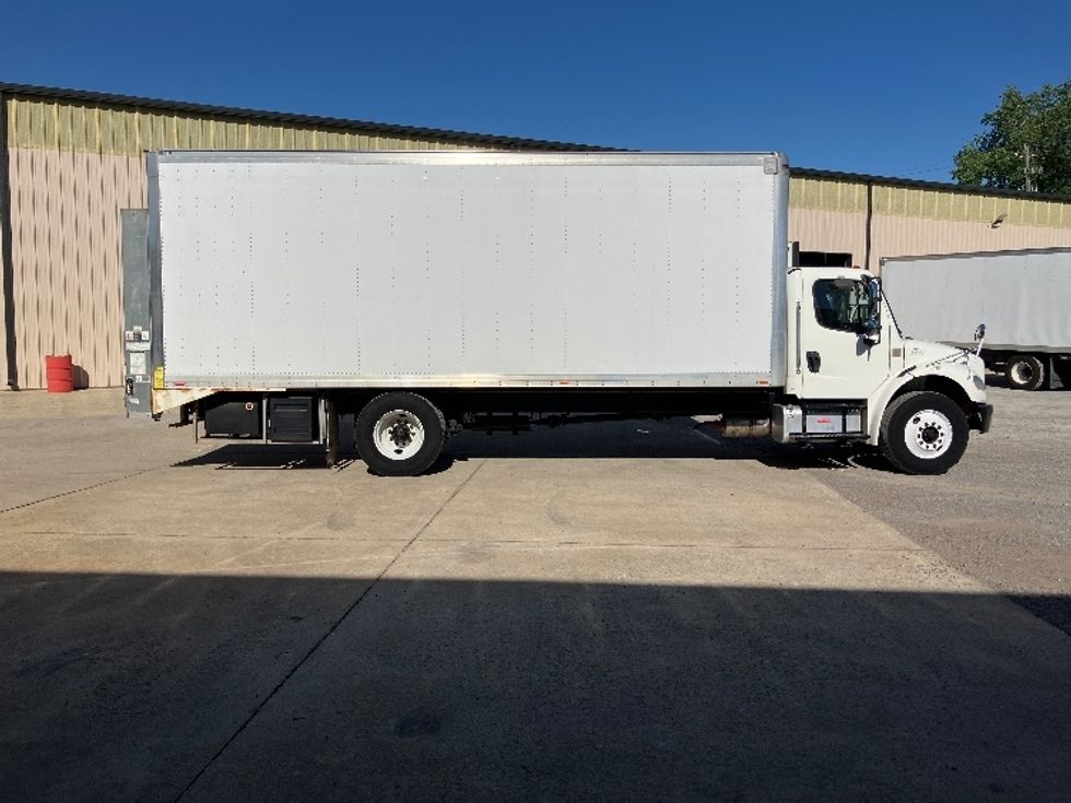 Medium Duty Box Truck-Light and Medium Duty Trucks-Freightliner-2018-M2-Hueytown-AL-106,020\n\t\tmiles-$ 54,750 - Image 15