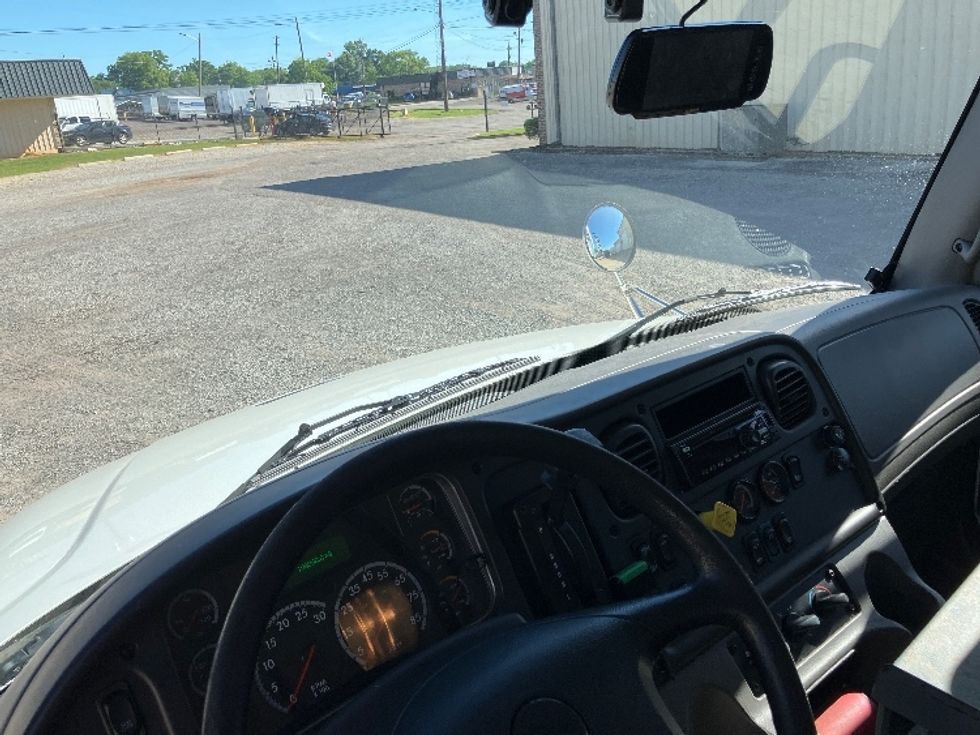 Medium Duty Box Truck-Light and Medium Duty Trucks-Freightliner-2018-M2-Hueytown-AL-106,020\n\t\tmiles-$ 54,750 - Image 16