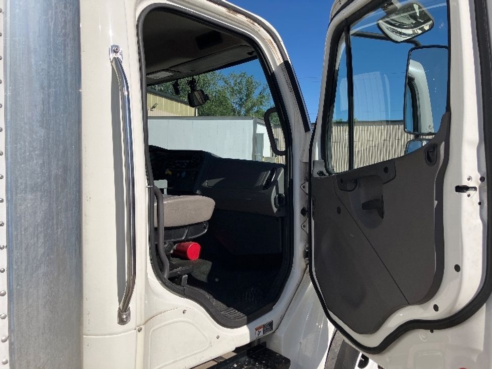Medium Duty Box Truck-Light and Medium Duty Trucks-Freightliner-2018-M2-Hueytown-AL-106,020\n\t\tmiles-$ 54,750 - Image 19