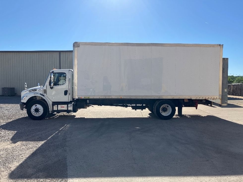Medium Duty Box Truck-Light and Medium Duty Trucks-Freightliner-2018-M2-Hueytown-AL-106,020\n\t\tmiles-$ 54,750 - Image 4