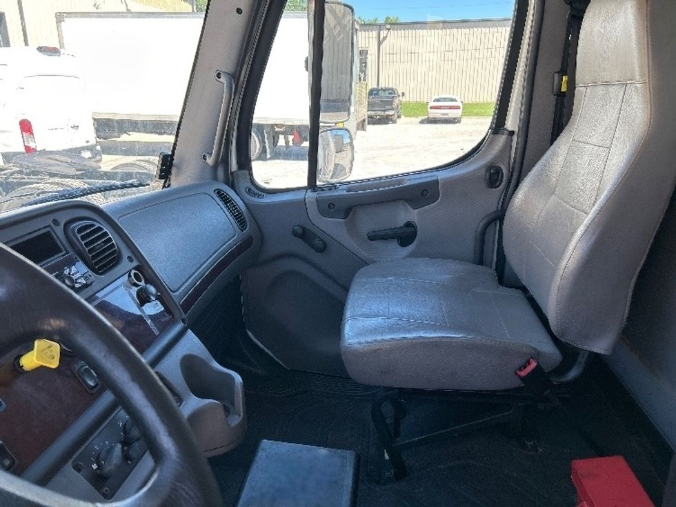 Medium Duty Box Truck-Light and Medium Duty Trucks-Freightliner-2018-M2-Hueytown-AL-134,502\n\t\tmiles-$ 43,250 - Image 21