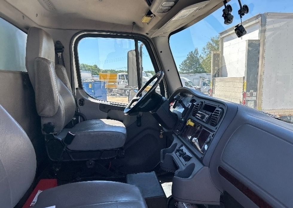 Medium Duty Box Truck-Light and Medium Duty Trucks-Freightliner-2018-M2-Hueytown-AL-134,502\n\t\tmiles-$ 43,250 - Image 22